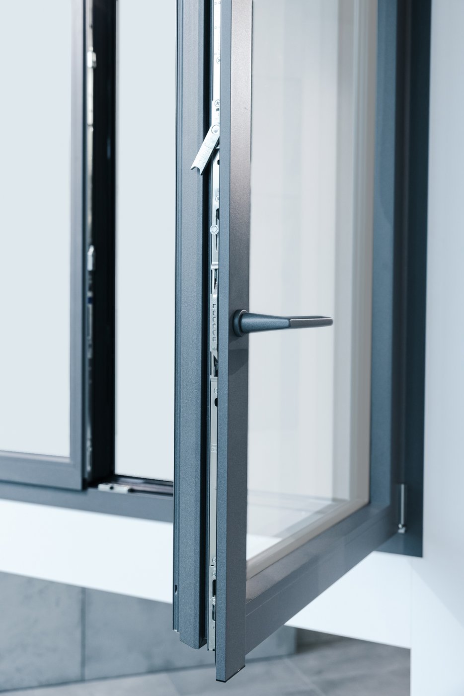 Finestra in alluminio MIRU EVO HIDDEN.jpg