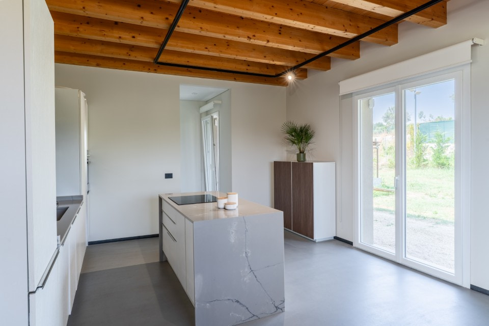 Fisso luce nel telaio per massimizzare la trasparenza