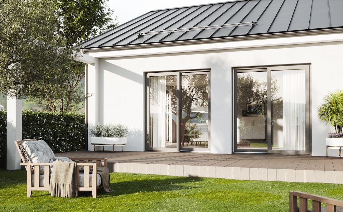 Villa con sistemi scorrevoli in PVC Slide Plus di WnD, vista esterna