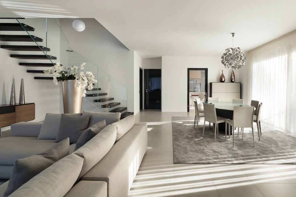 Infissi in pvc: in quali colori sono disponibili e come abbinarli al resto dell'ambiente?